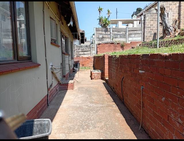 4 BEDROOM HOUSE FOR SALE IN BLUFF